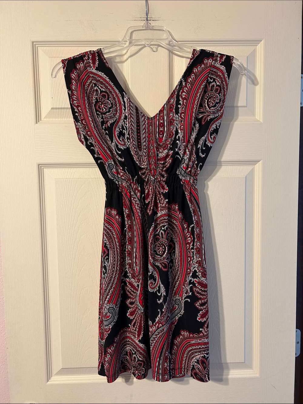 Boutique Ventti Women's Black & Red Paisley V-Neck Dress Small